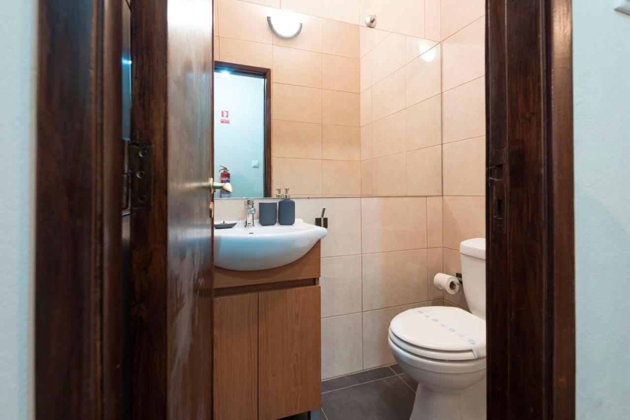 Lovelystay - Serralves Apartment With Free Parking Porto Bagian luar foto