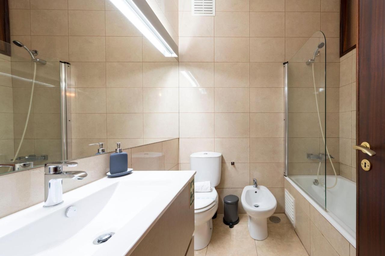 Lovelystay - Serralves Apartment With Free Parking Porto Bagian luar foto